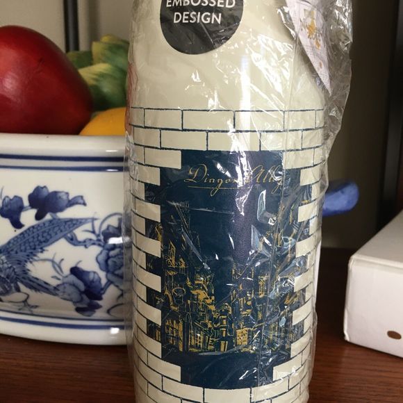 NWT Harry Potter Wizarding World Diagon Alley Embossed Stainless Steel Bottle - Picture 8 of 10